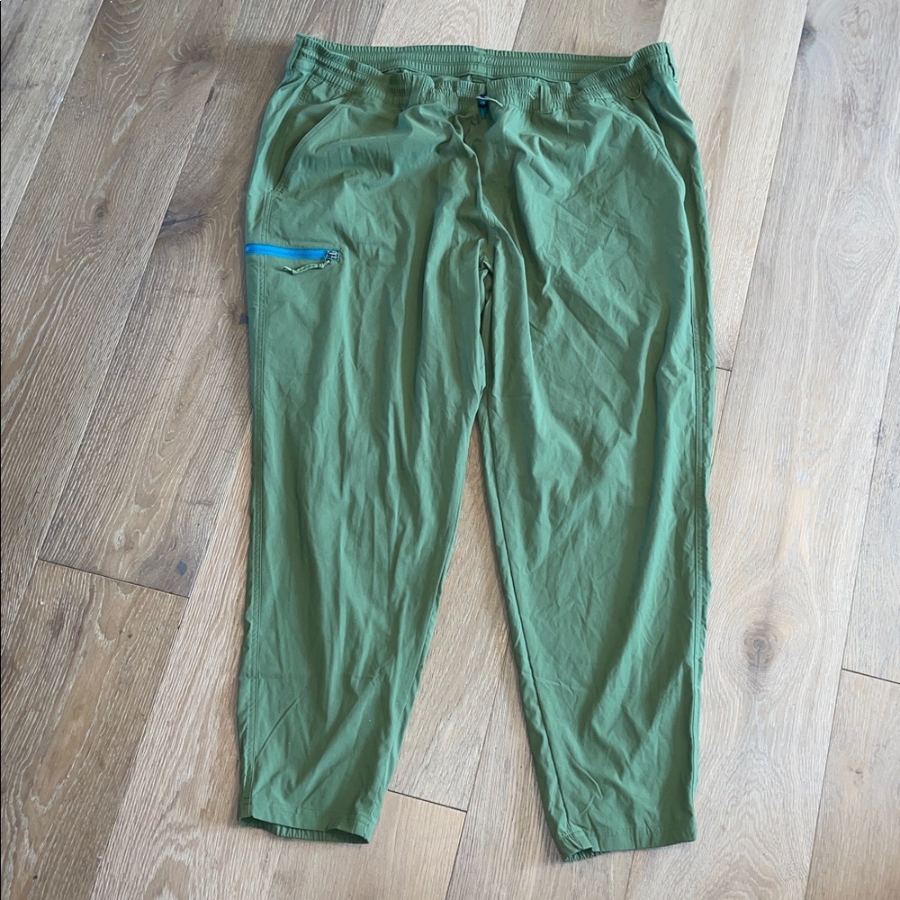 REI Co-Op Trailmade Joggers  Nylon Outdoor Hiking Pants. Size 3 xl